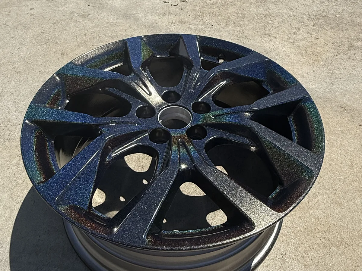 Finished dark prismatic wheel set